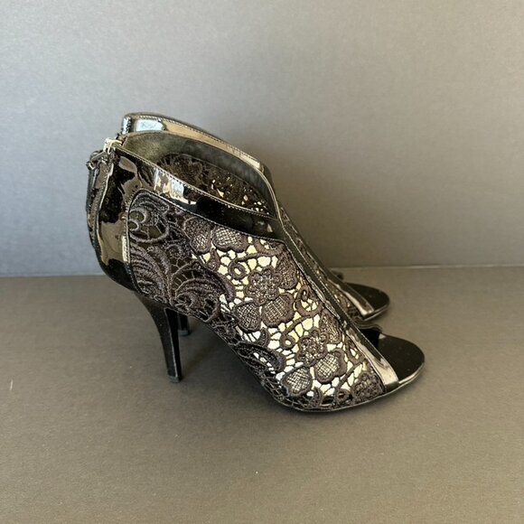 Givenchy Patent Embroidered Peep Toe Ankle Booties Heels Size 37.5 - Picture 3 of 15